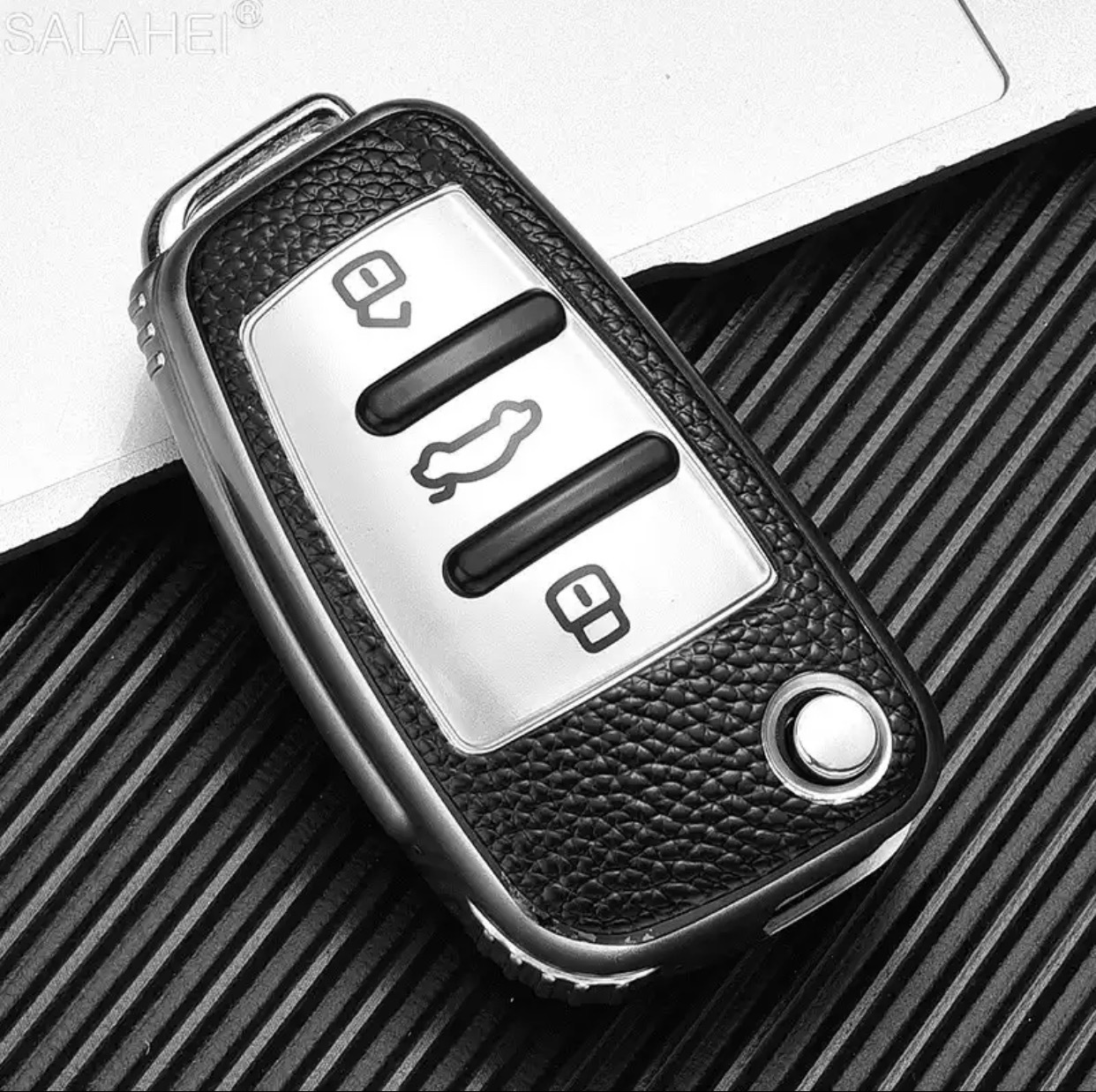 Чехол на выкидной ключ TPU Audi silver
