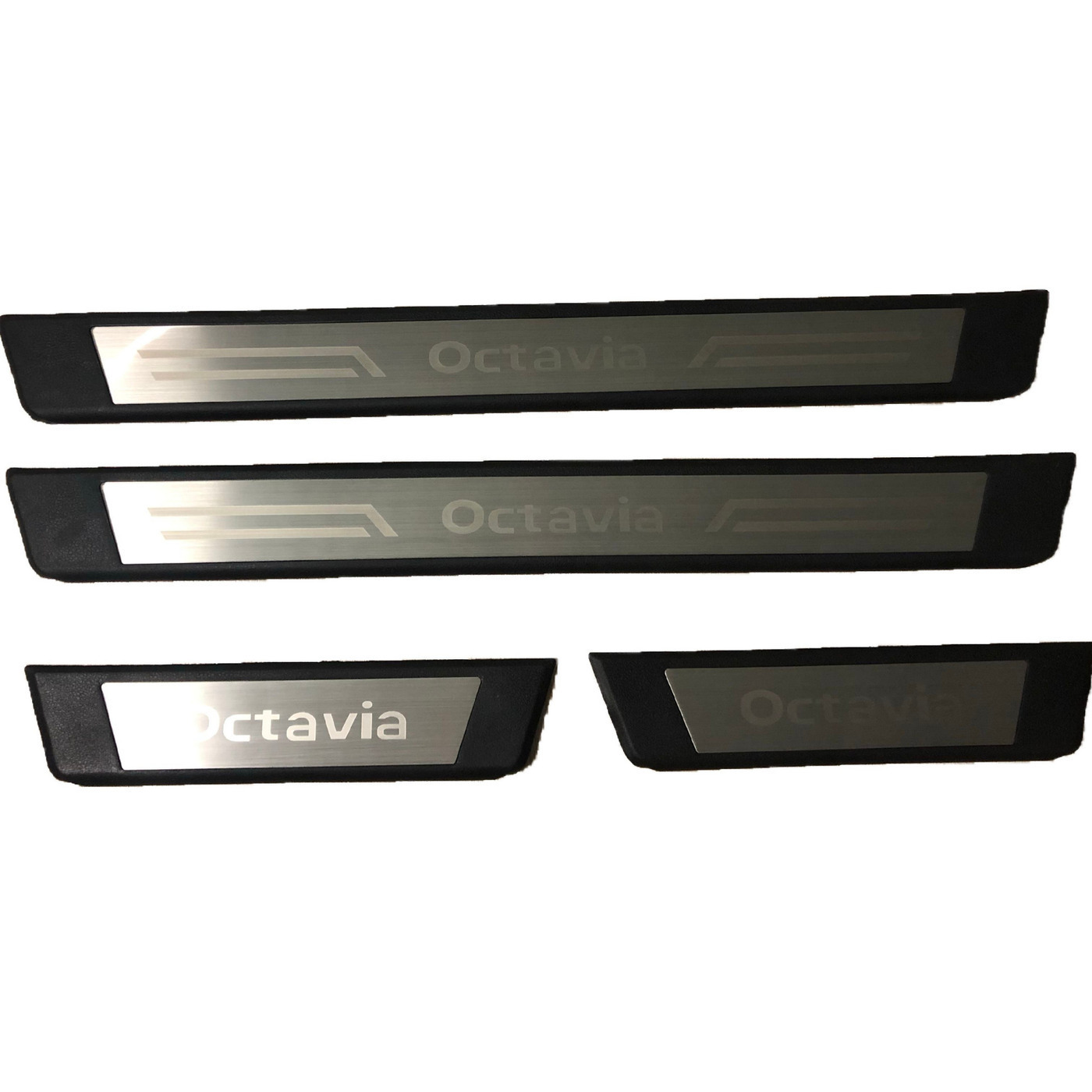 Накладки на пороги Octavia A7